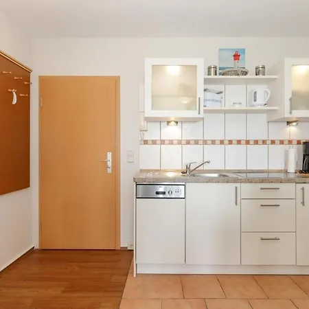 Yachthafenresidenz-wohnung-8204-852 * Kuehlungsborn